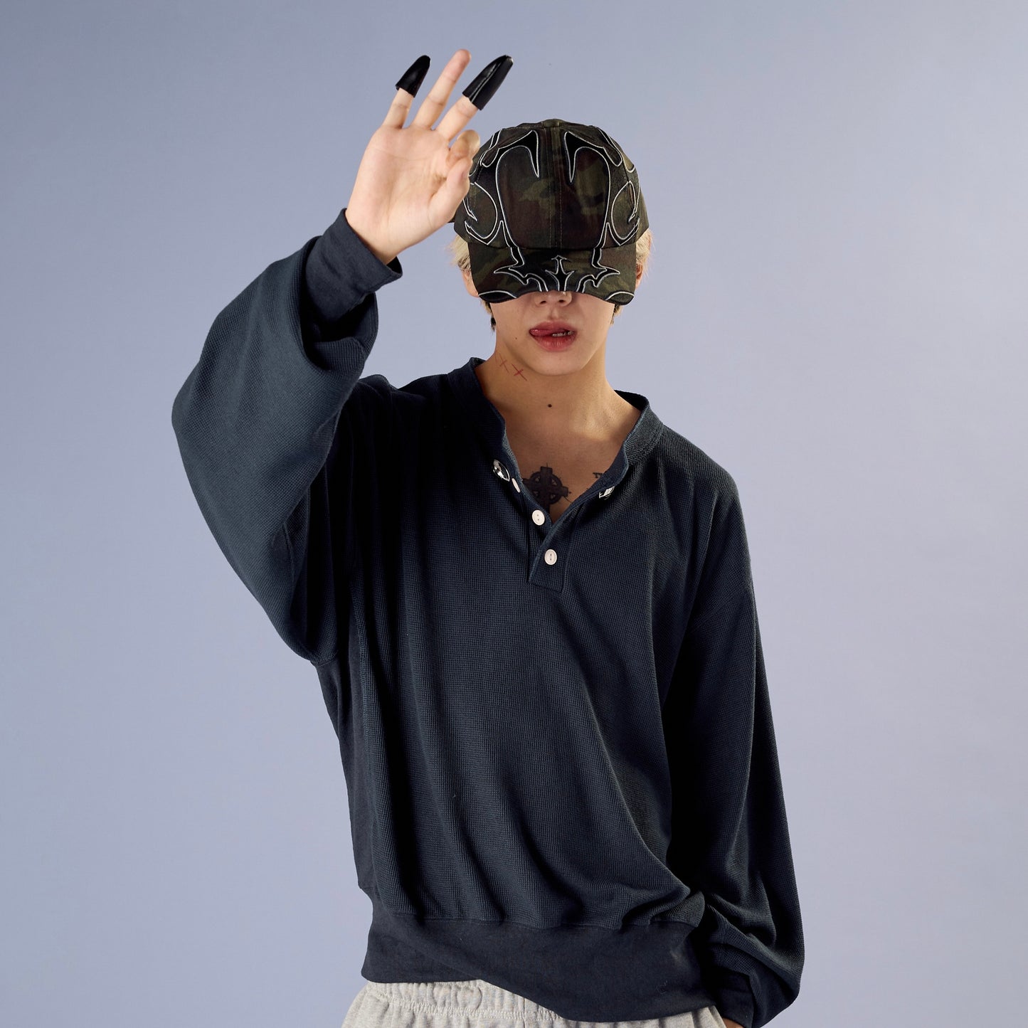 eNrOll Camouflage CAP / Black